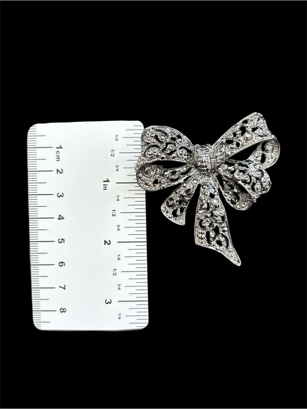 Retro Bow Brooch in Gunmetal Marcasite - Picture 3 of 3